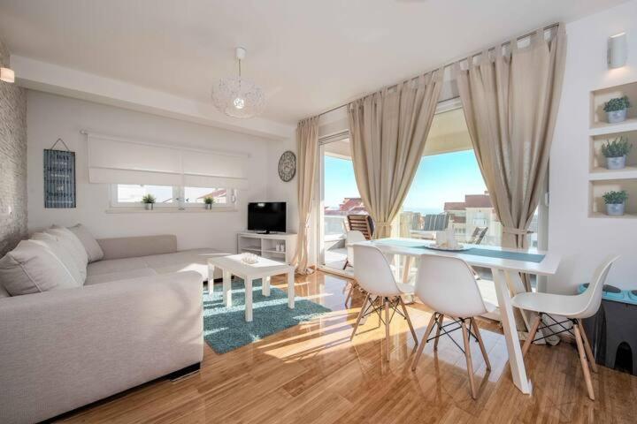 Blue Sky, Modern Sea View Apartment 노바야 외부 사진