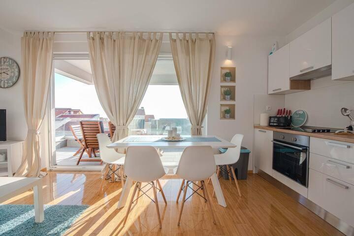 Blue Sky, Modern Sea View Apartment 노바야 외부 사진