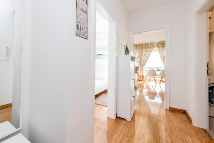 Blue Sky, Modern Sea View Apartment 노바야 외부 사진
